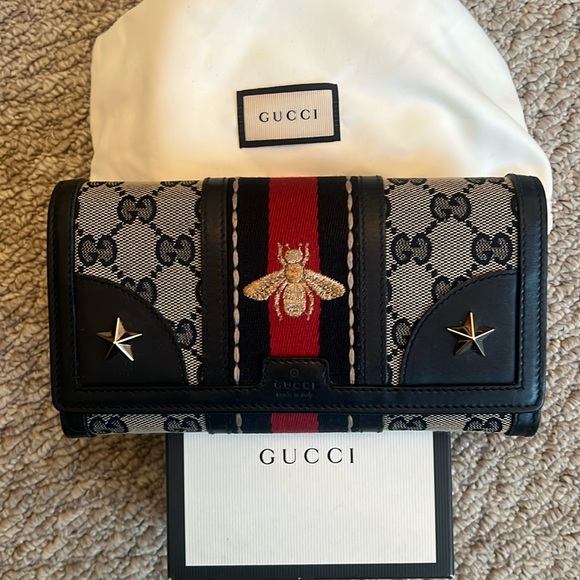 Gucci Handbags - Authentic GUCCI bees continental wallet